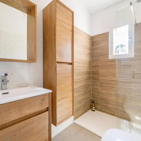 Maison Accueillante A Avec Piscine Privee