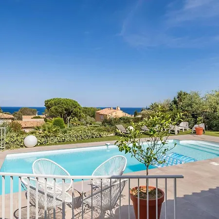 Villa Maison Accueillante A Avec Piscine Privee